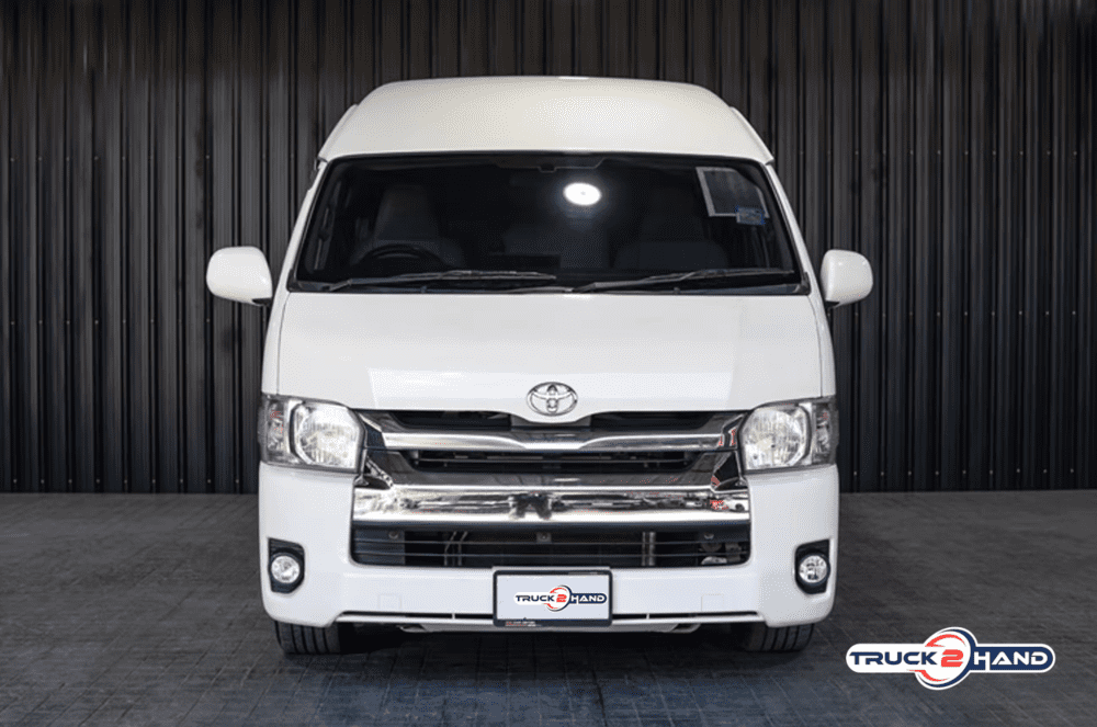 TOYOTA COMMUTER 3.0