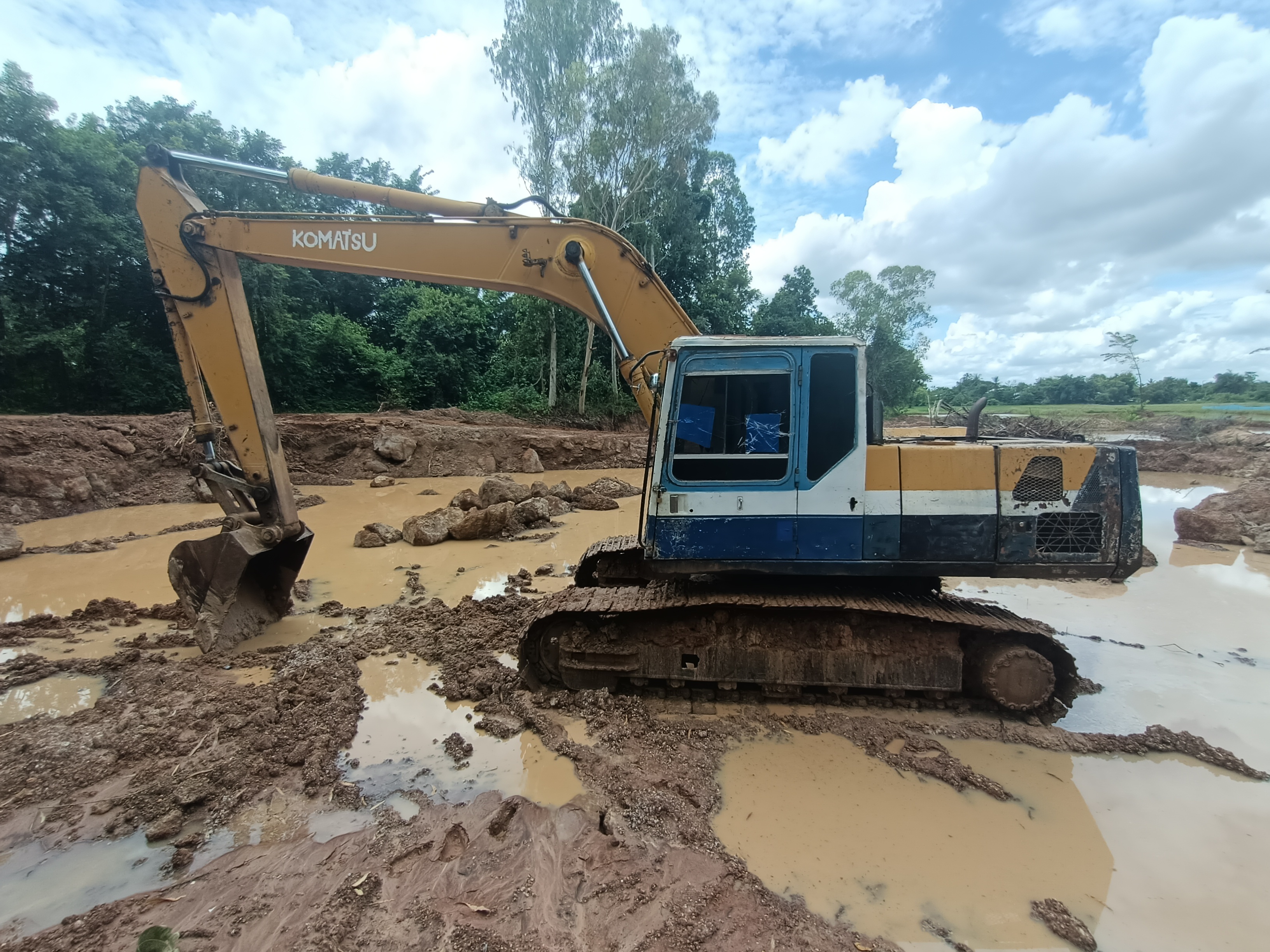 ขาย KOMATSU 200-5 พร้อมลงเลยครับคันนี้