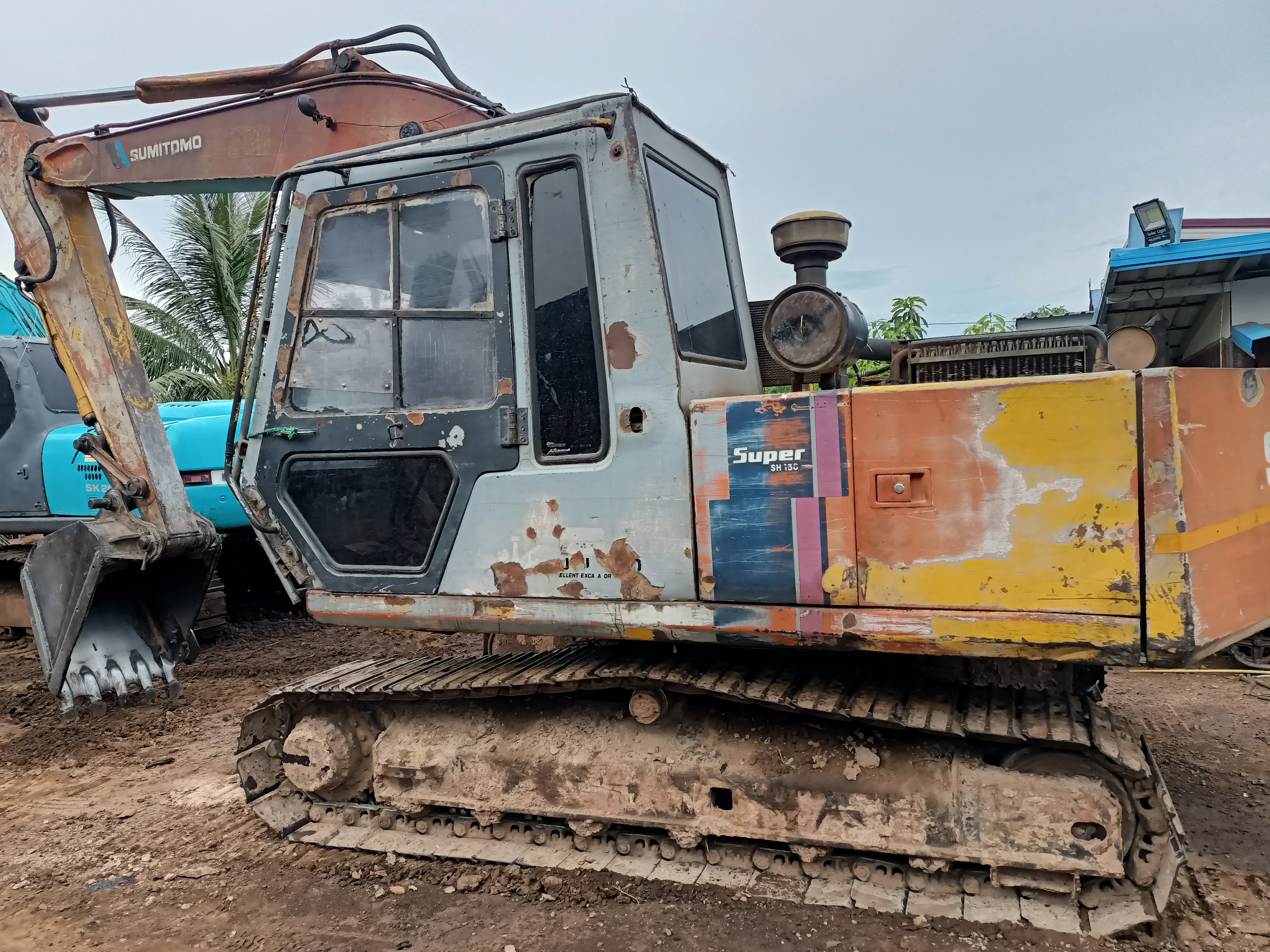 ขาย SUMITOMO 265 f2 เครื่อง 4 สูบ turbo แอร์เย็น เอกสารซื้อขาย