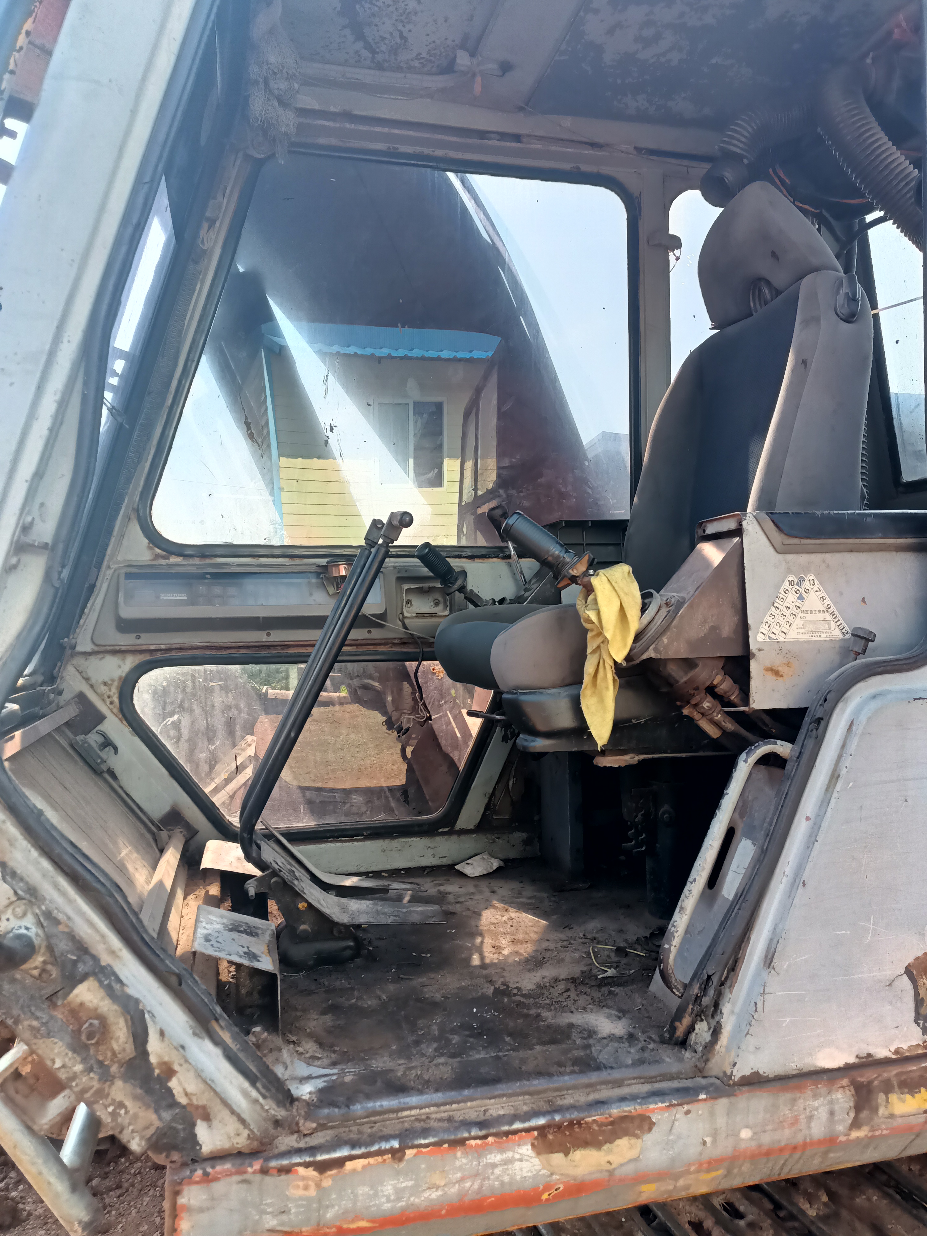 ขาย SUMITOMO 265 f2 เครื่อง 4 สูบ turbo แอร์เย็น เอกสารซื้อขาย