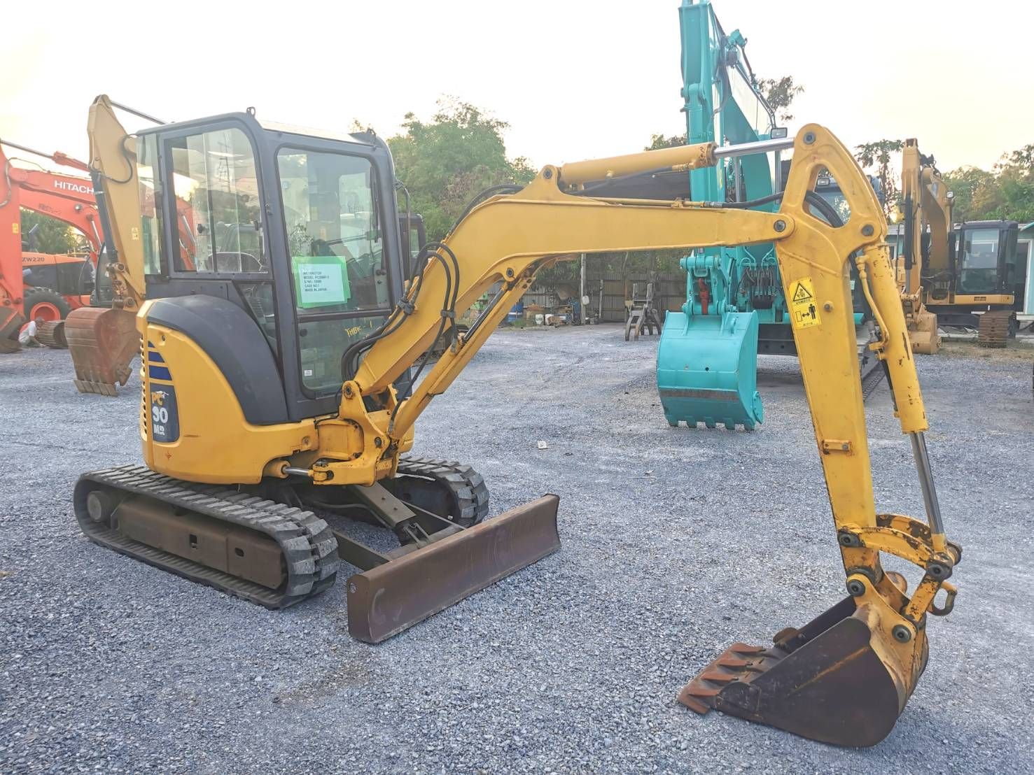 ขายถูก รถขุด KOMATSU PC30MR-2 นำเข้าจากญี่ปุ่นโดยตรง พร้อมใช้งาน ขายถูก รถขุด KOMATSU PC30MR-2 นำเข้าจากญี่ปุ่นโดยตรง พร้อมใช้งาน