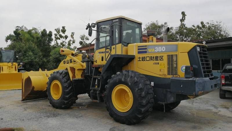 ขายถูก รถตักล้อยาง เอวอ่อน KOMATSU WA380-5 รุ่นใหม่ น่าใช้ ชั่วโมงน้อย รถสวยมาก นำเข้าจากญี่ปุ่น