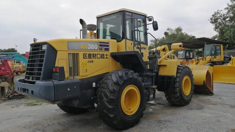 ขายถูก รถตักล้อยาง เอวอ่อน KOMATSU WA380-5 รุ่นใหม่ น่าใช้ ชั่วโมงน้อย รถสวยมาก นำเข้าจากญี่ปุ่น