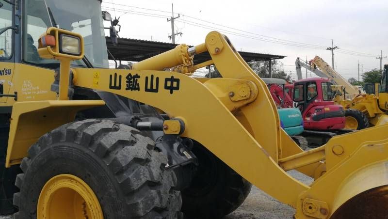 ขายถูก รถตักล้อยาง เอวอ่อน KOMATSU WA380-5 รุ่นใหม่ น่าใช้ ชั่วโมงน้อย รถสวยมาก นำเข้าจากญี่ปุ่น