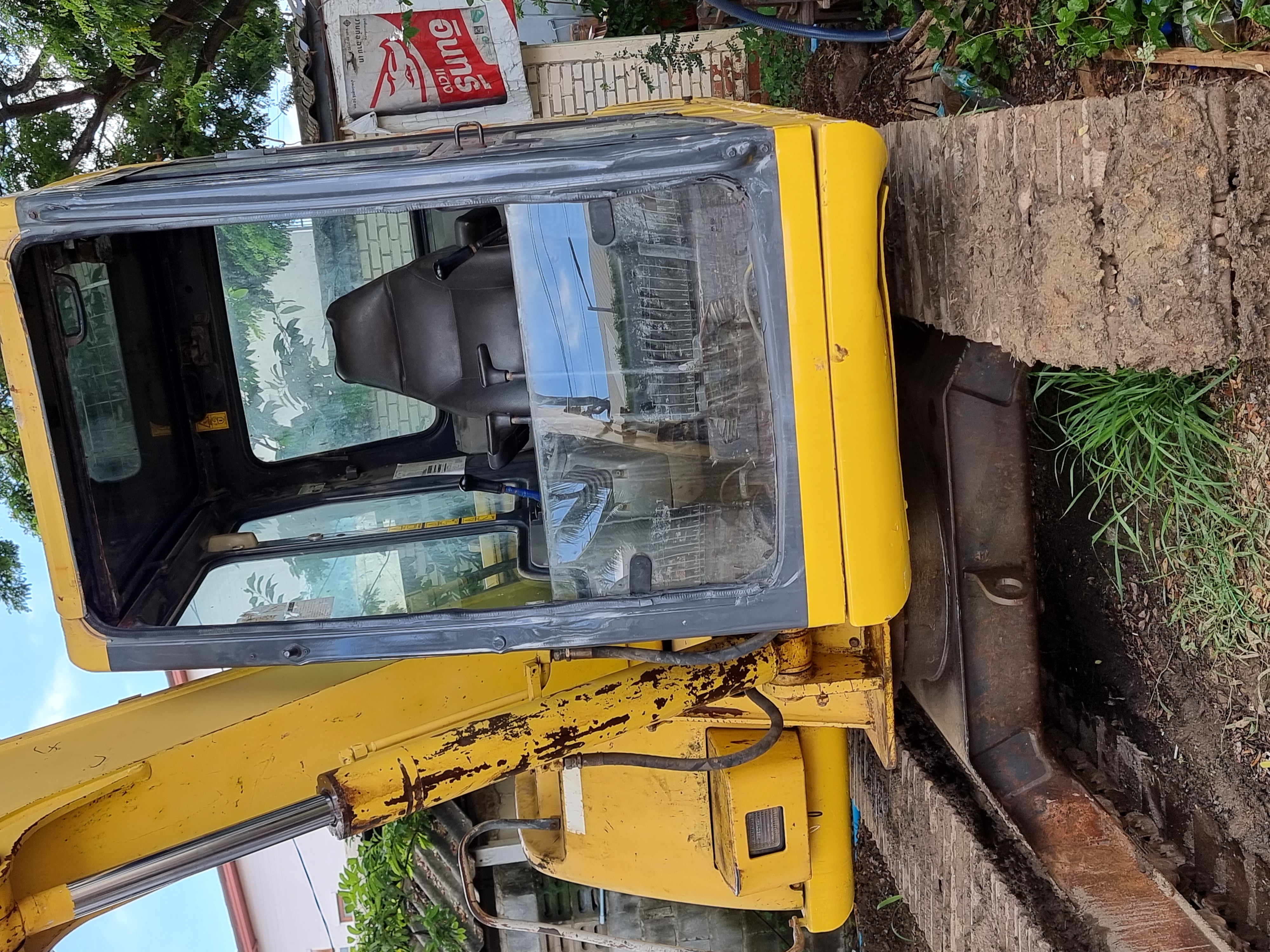 ขายแบคโฮ KOMATSU PC60