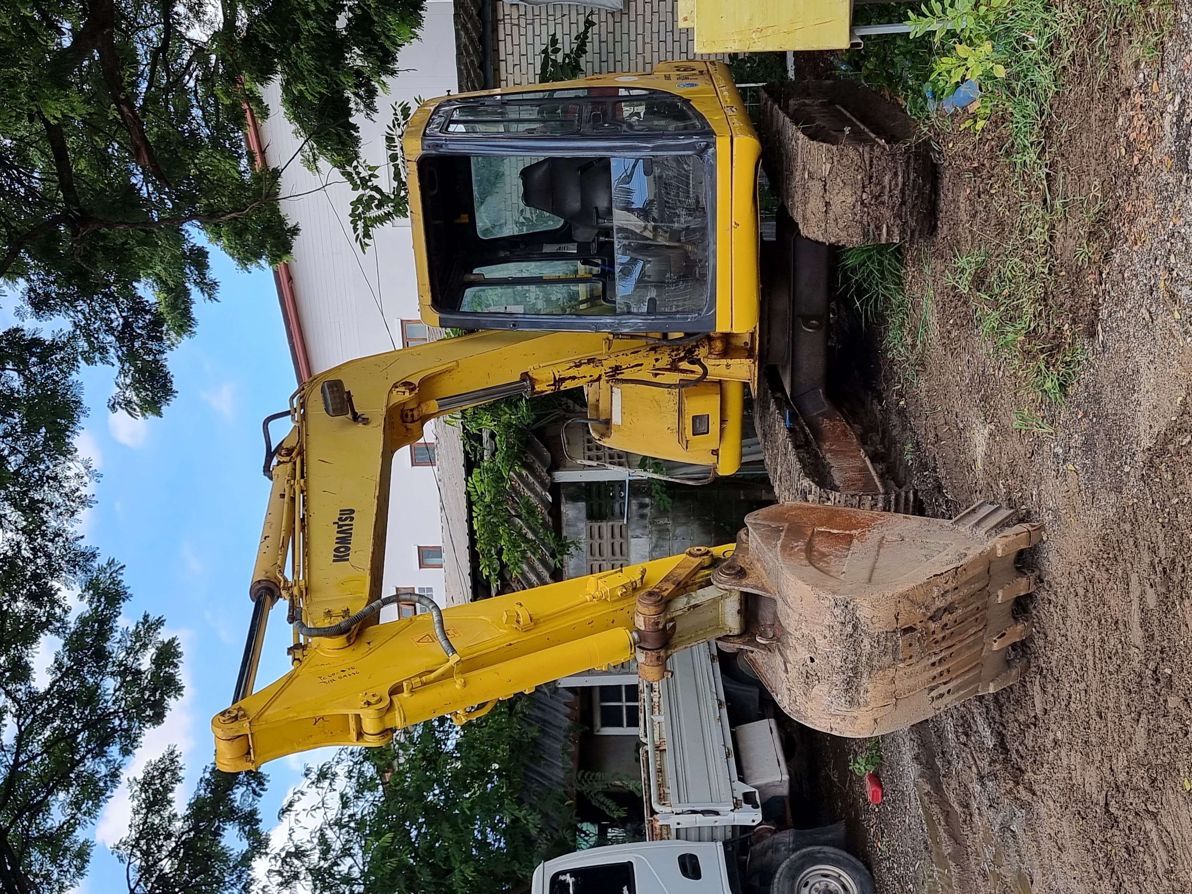 ขายแบคโฮ KOMATSU PC60