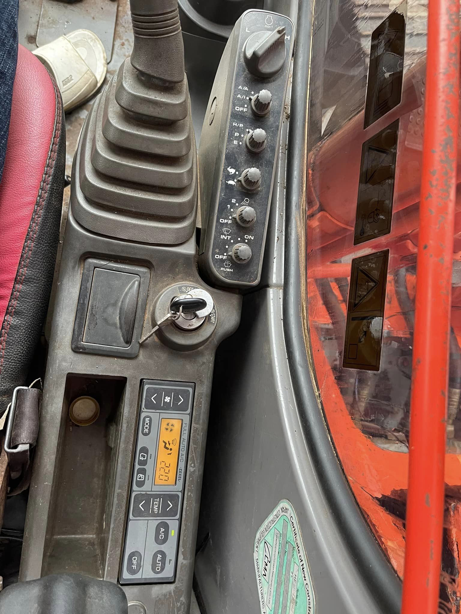 ขายแบคโฮ Hitachi Zx200-1 พร้อมใช้ ไม่แพง