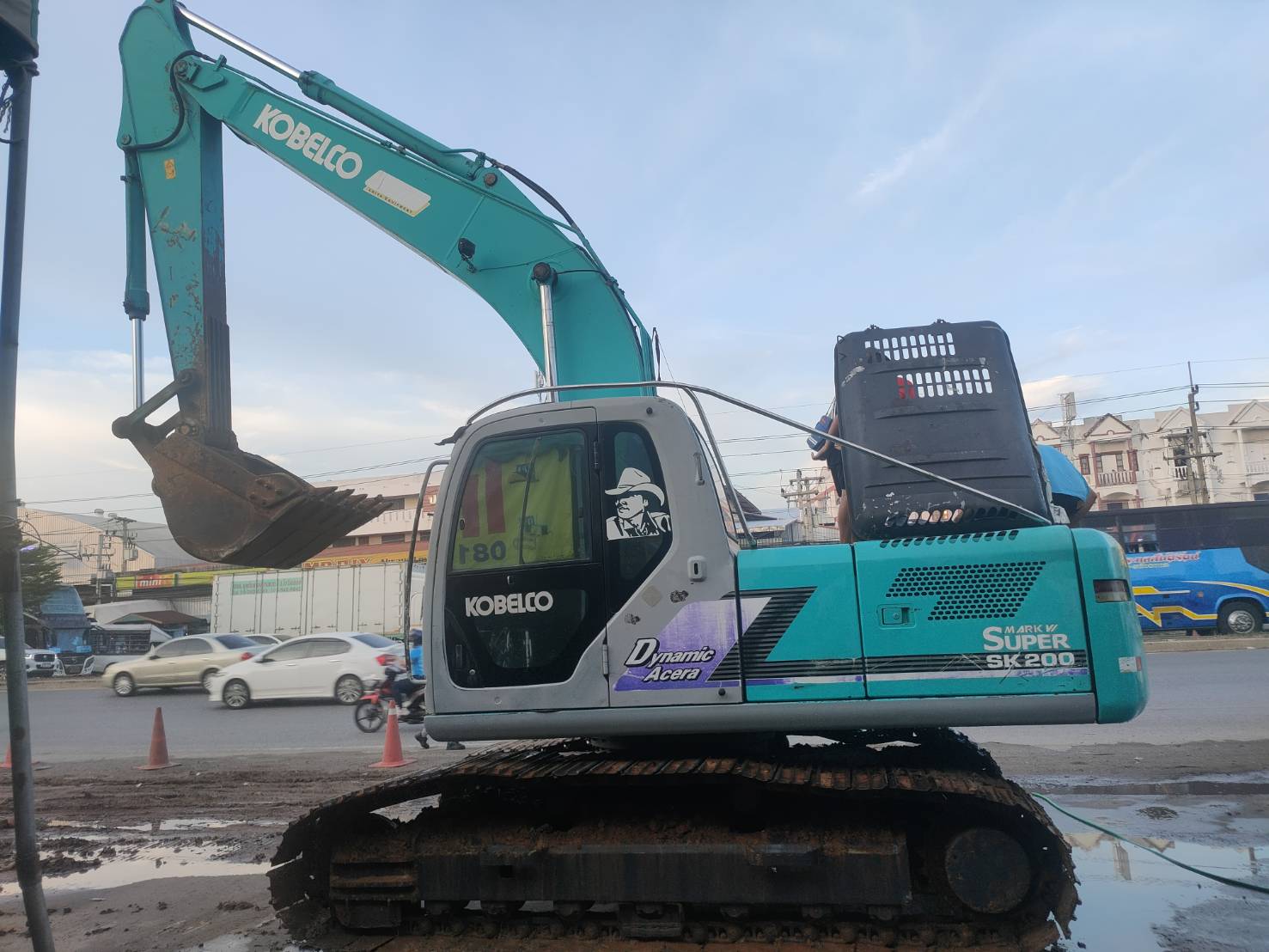 ขายแบคโฮ  Kobelco SK200mark6Yn10Super 098-7155789  086-4631102