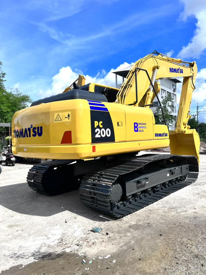 ขายแบคโฮ Komatsu PC200-8 พร้อมใช้ สด-ผ่อนได้ ขายแบคโฮ Komatsu PC200-8 พร้อมใช้ สด-ผ่อนได้