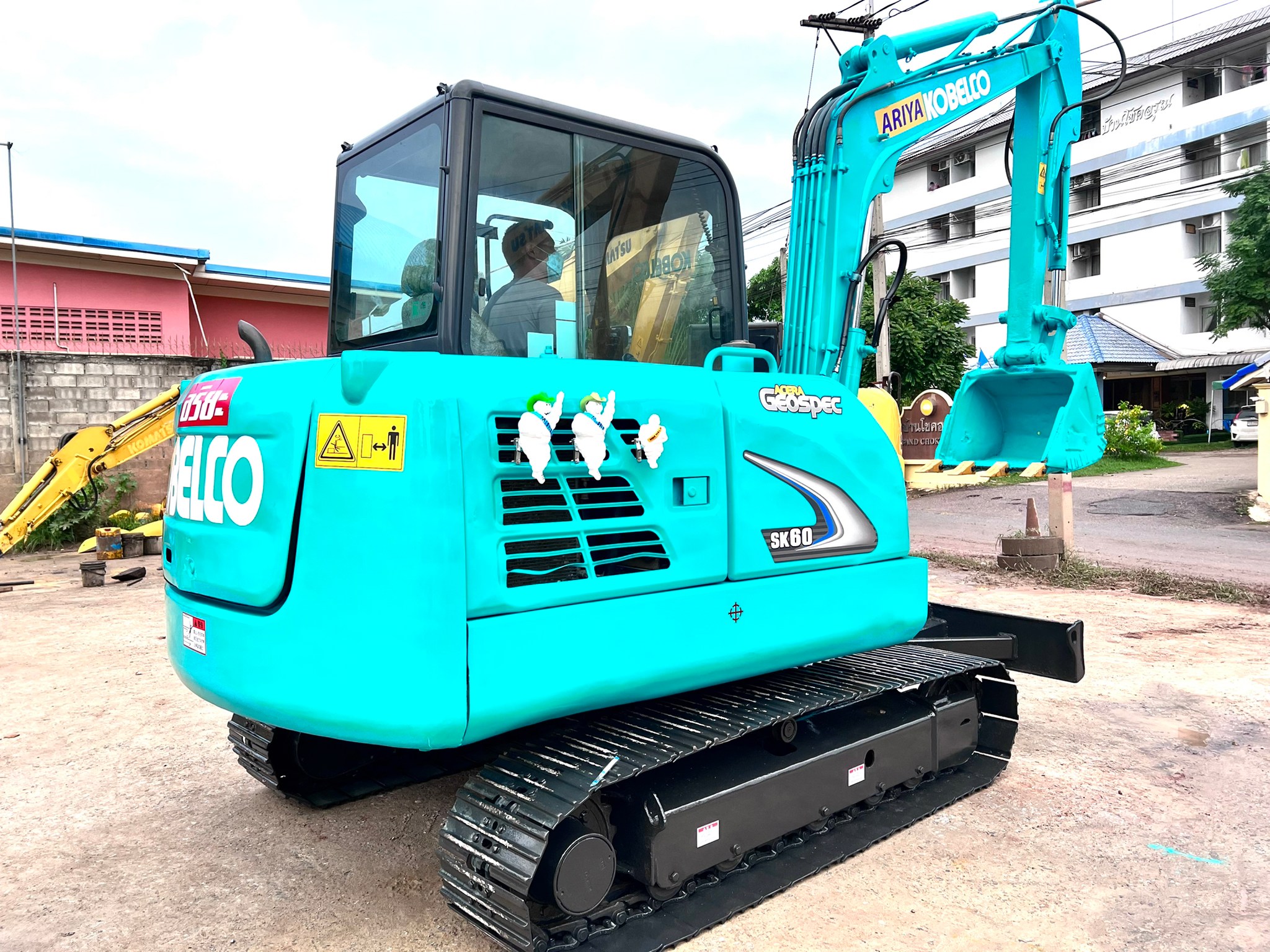 ขายแบคโฮ Kobelco SK60-8  เบอร์ติดต่อ 098-7155789  086-4631102