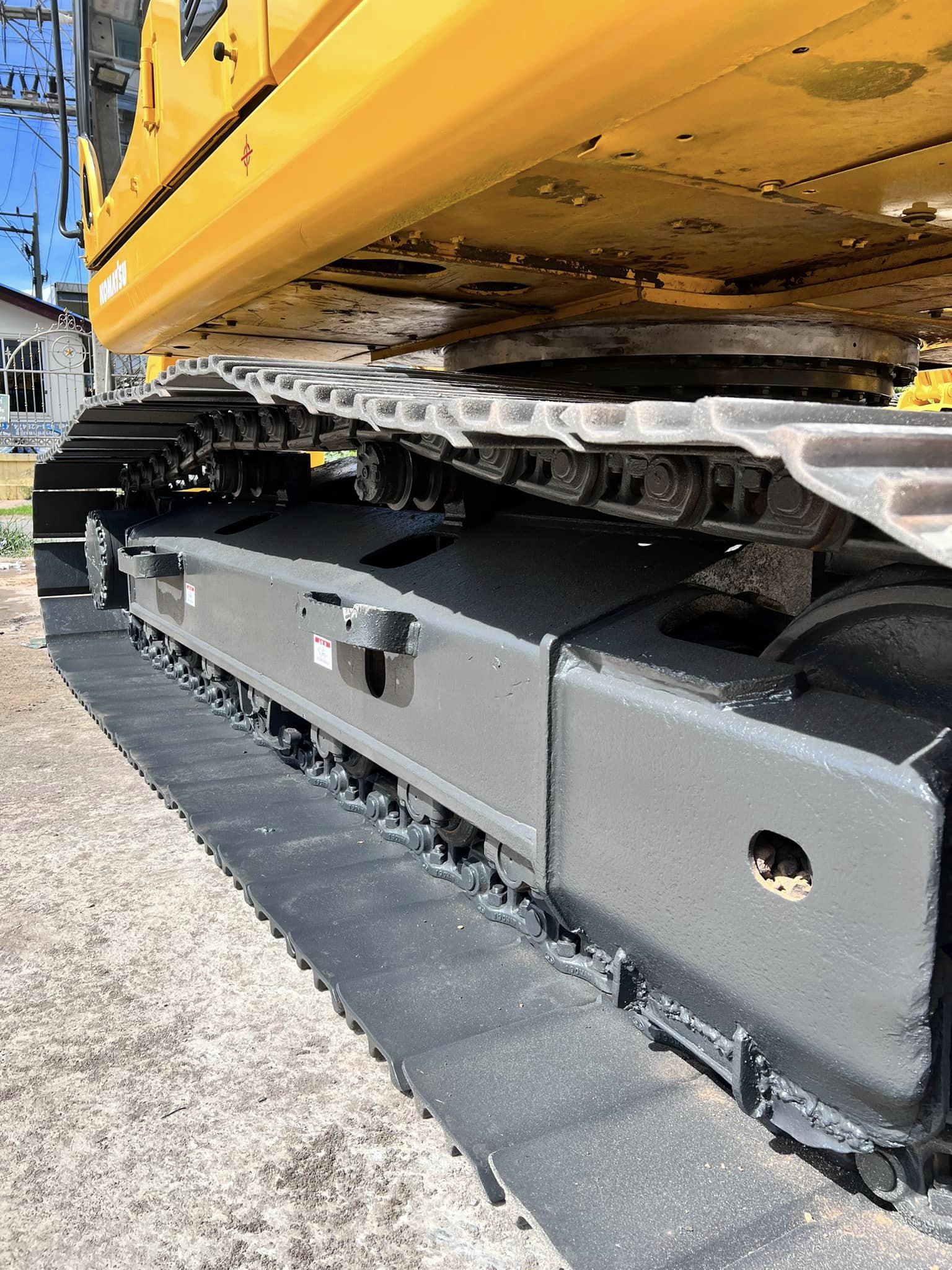 ขายแบคโฮ Komatsu PC200-8 พร้อมใช้ สด-ผ่อนได้ ขายแบคโฮ Komatsu PC200-8 พร้อมใช้ สด-ผ่อนได้