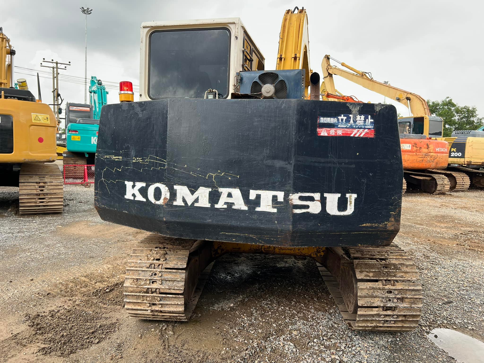 ขายแบคโฮ Komatsu PC60-6 พร้อมใช้ 098-7155789 086-4631102 ขายแบคโฮ Komatsu PC60-6 พร้อมใช้ 098-7155789 086-4631102