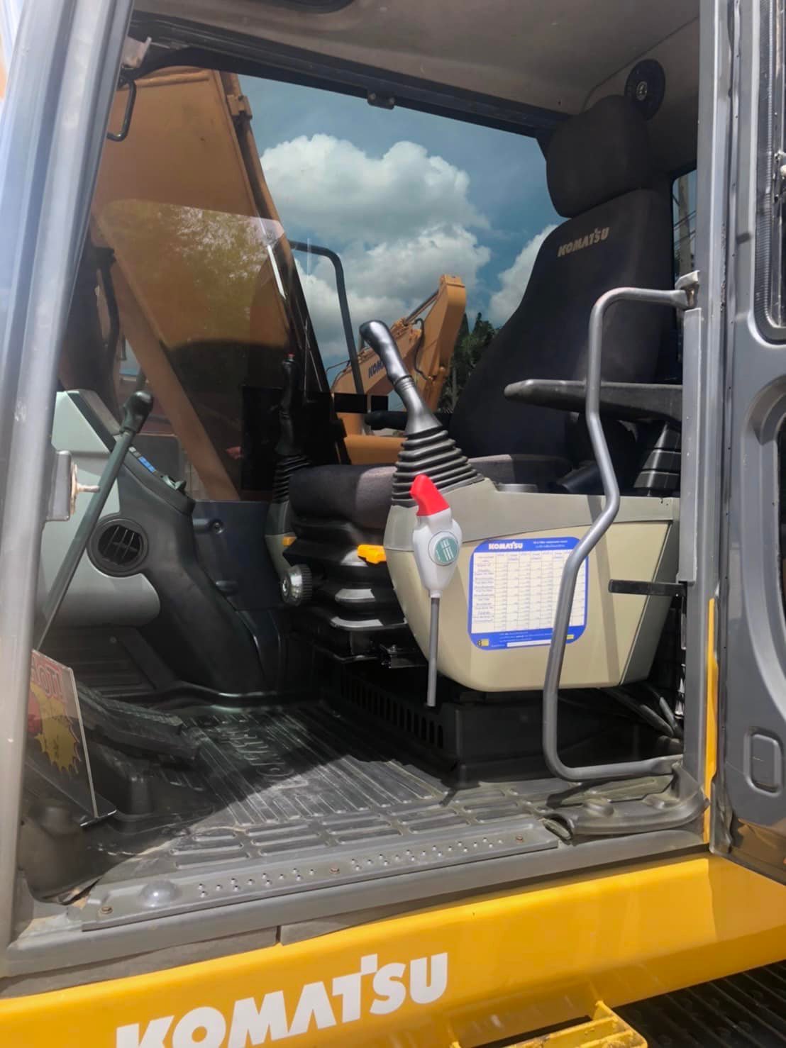 ขายแบคโฮ Komatsu PC130รุ่น8  พร้อมใช้ จัดไฟแนนซ์ได้