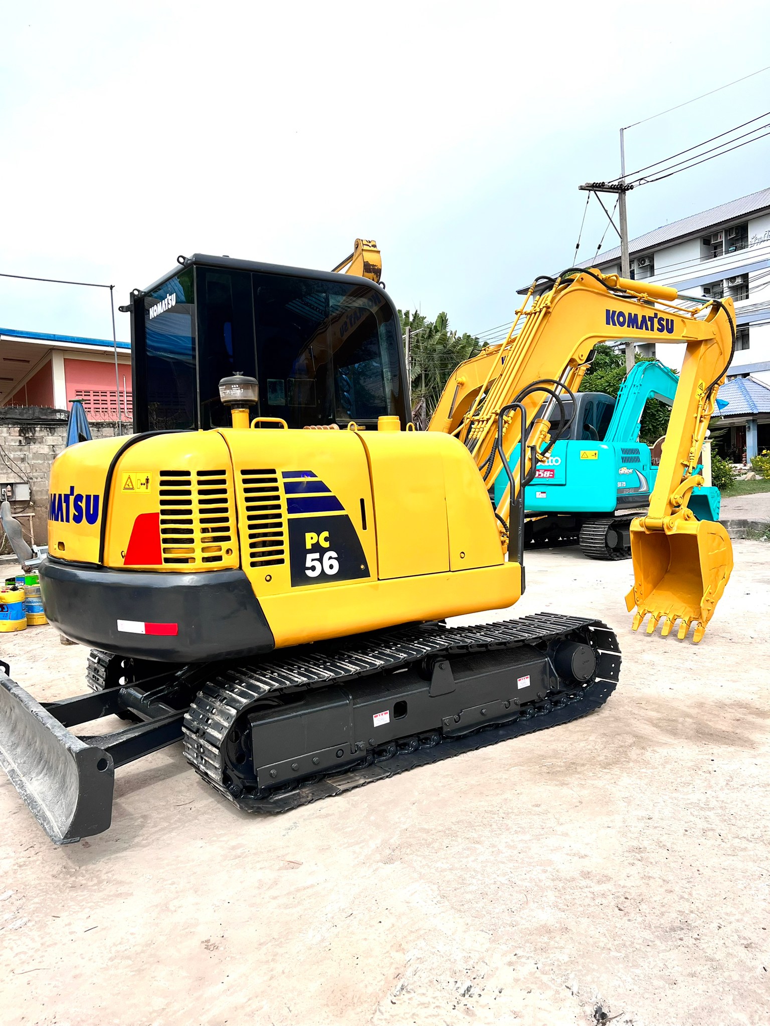 ขายแบคโฮ Komatsu PC56-7 สวยๆ พร้อมใช้งาน