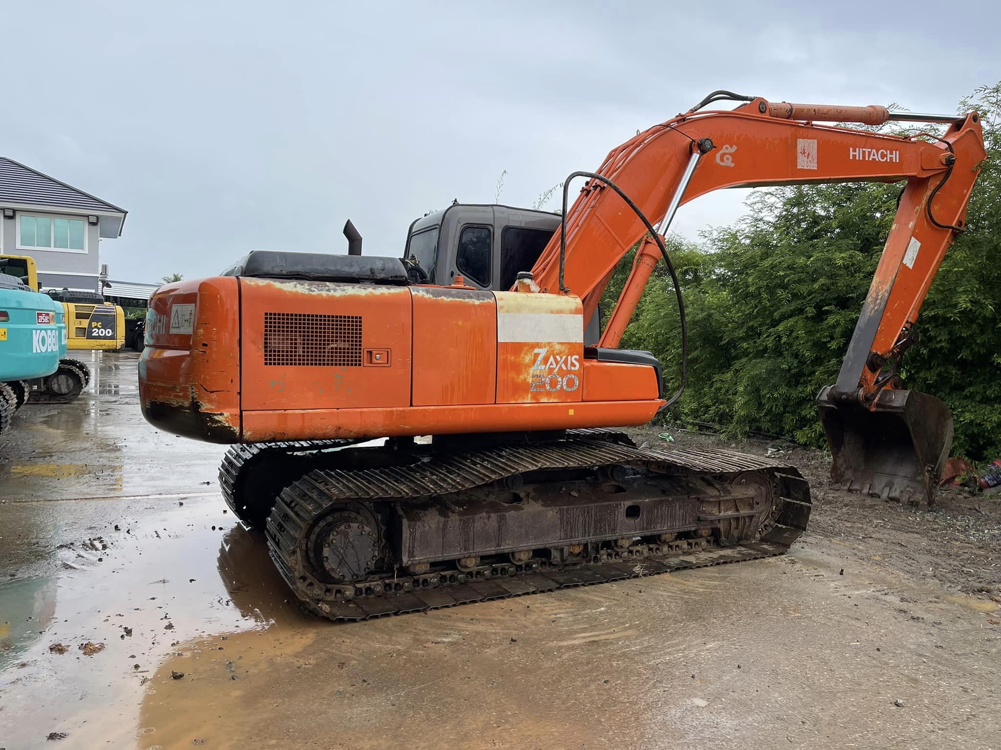 ขายแบคโฮ Hitachi Zx200-1 พร้อมใช้ ไม่แพง
