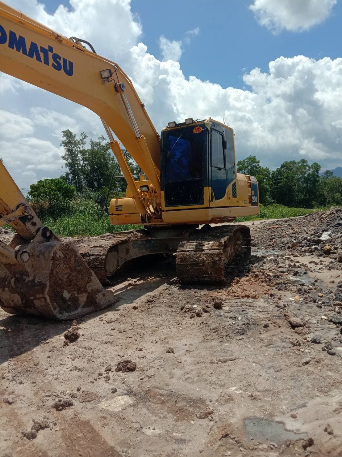 ขายแบคโฮรุ่นฮิต Komatsu PC200-8MO พร้อมใช้งาน 086-4631102 ขายแบคโฮรุ่นฮิต Komatsu PC200-8MO พร้อมใช้งาน 086-4631102