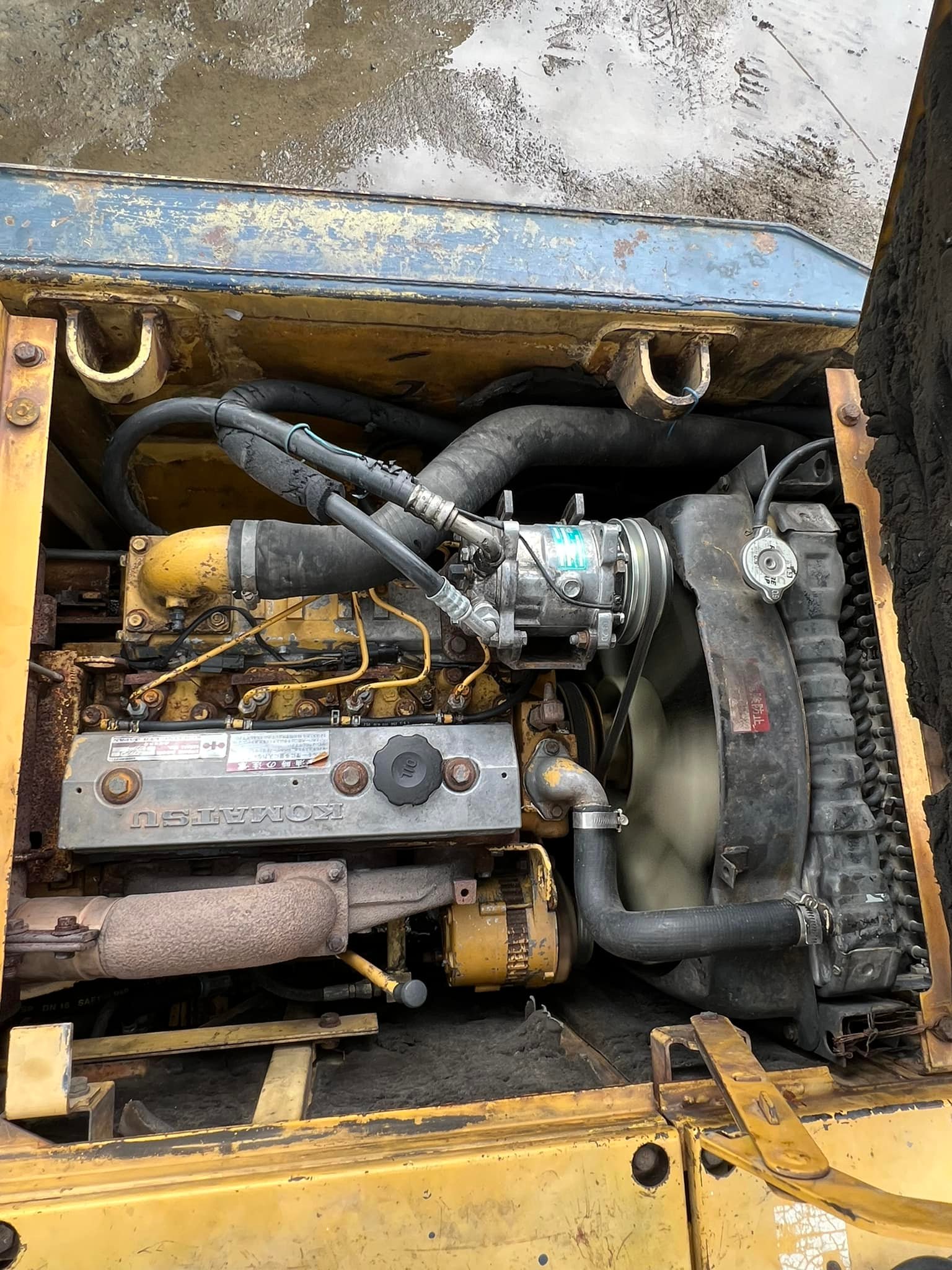 ขายแบคโฮ Komatsu PC60-6 พร้อมใช้ 098-7155789 086-4631102 ขายแบคโฮ Komatsu PC60-6 พร้อมใช้ 098-7155789 086-4631102