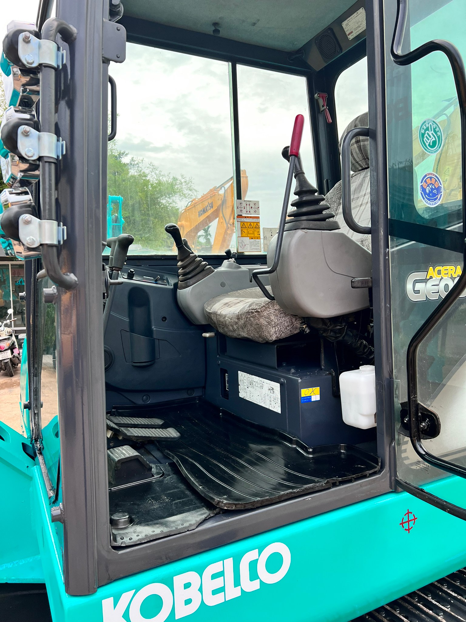 ขายแบคโฮ Kobelco SK60-8  เบอร์ติดต่อ 098-7155789  086-4631102