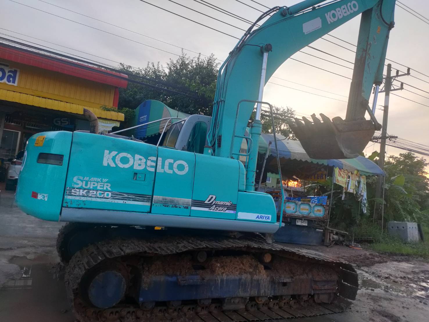 ขายแบคโฮ  Kobelco SK200mark6Yn10Super 098-7155789  086-4631102