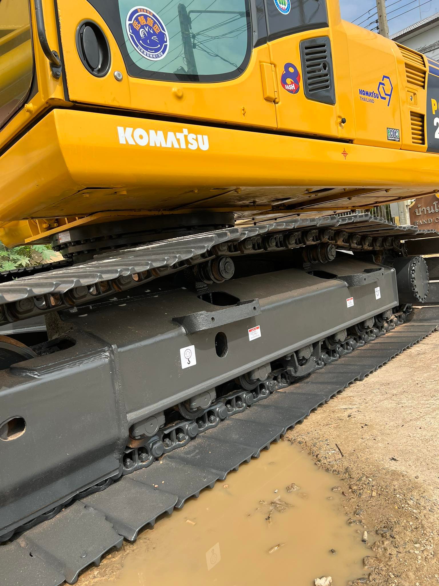 ขายแบคโฮ Komatsu PC200-8MO 098-7155789 086-4631102