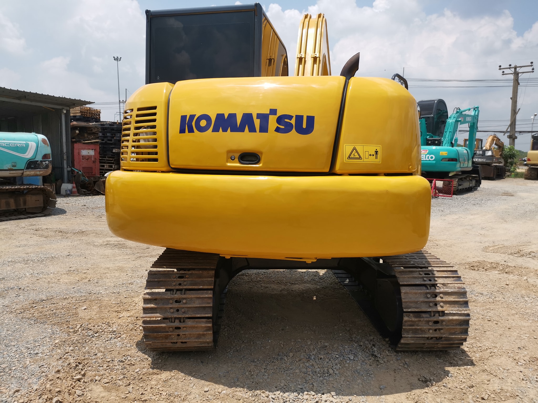 ขายแบคโฮ Komatsu PC70-8 098-7155789 086-4631102 ขายแบคโฮ Komatsu PC70-8 098-7155789 086-4631102
