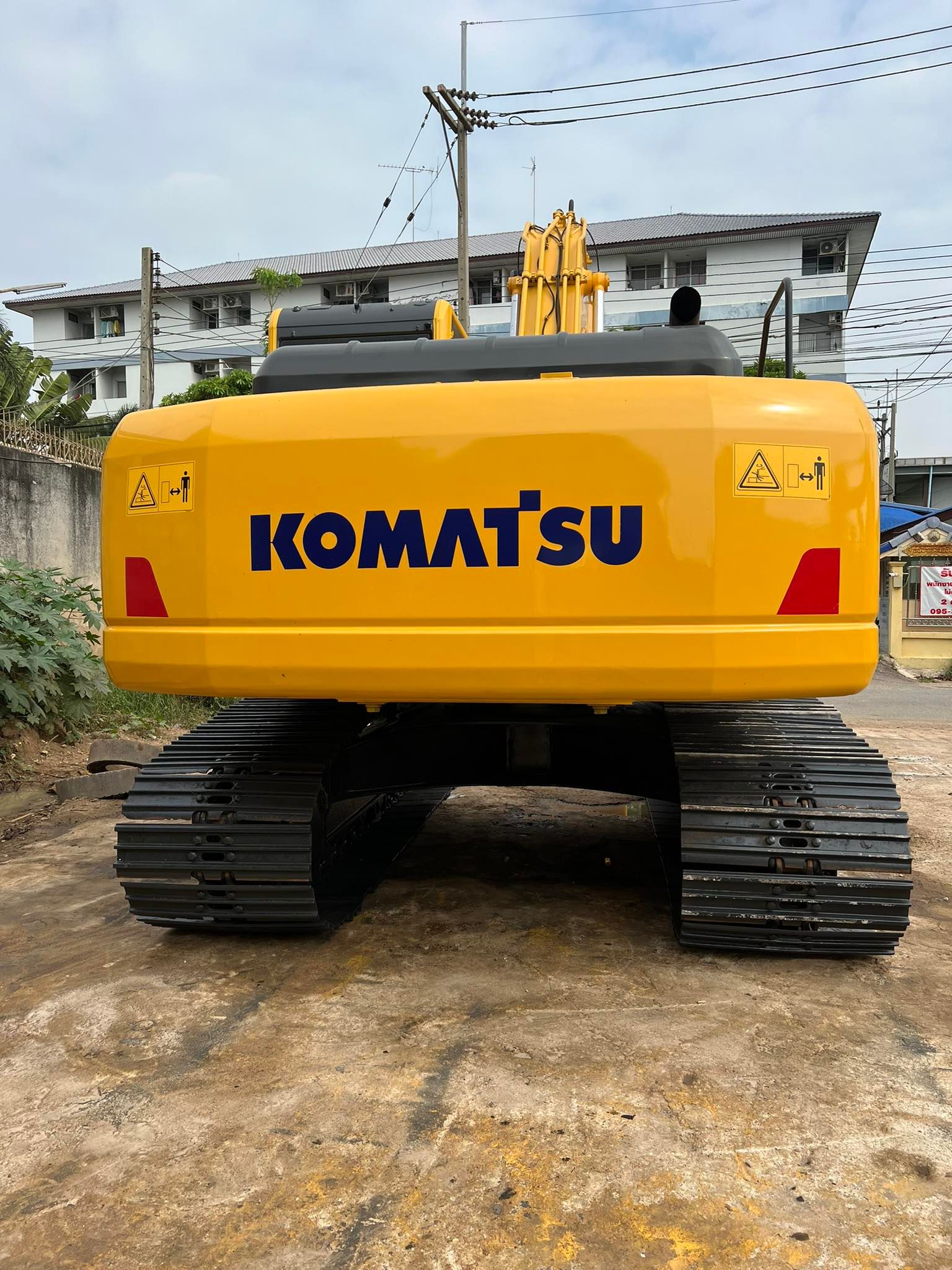 ขายแบคโฮ Komatsu PC200-8MO 098-7155789 086-4631102