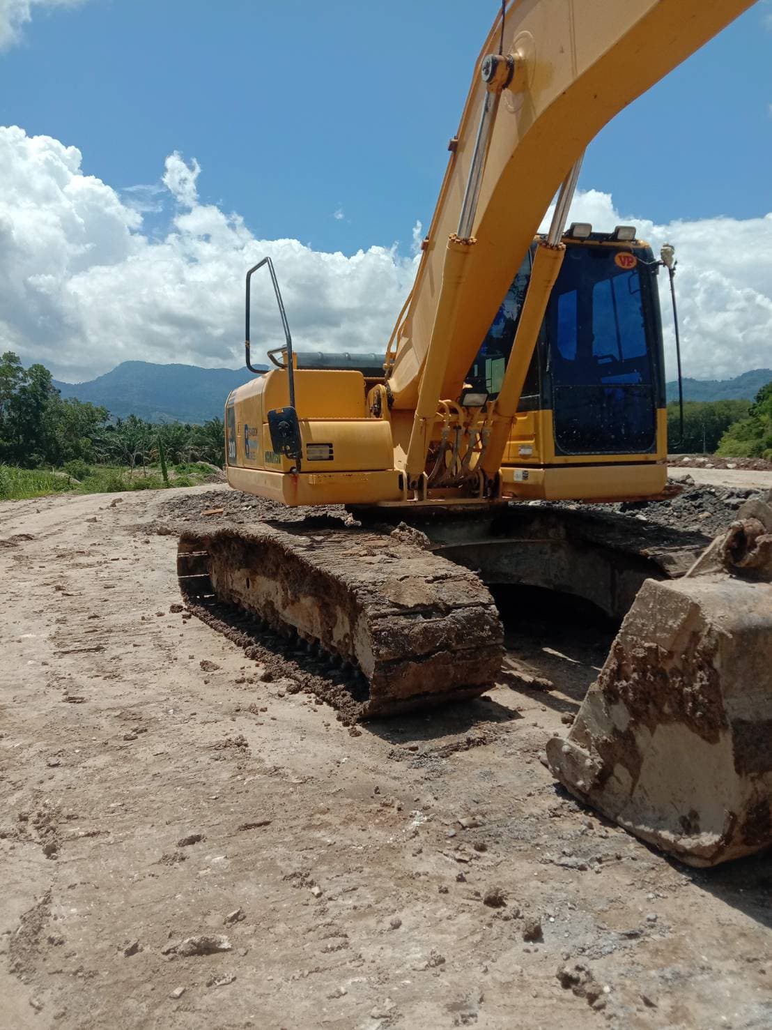 ขายแบคโฮรุ่นฮิต Komatsu PC200-8MO พร้อมใช้งาน 086-4631102 ขายแบคโฮรุ่นฮิต Komatsu PC200-8MO พร้อมใช้งาน 086-4631102