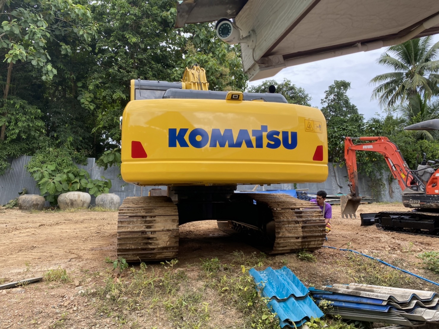 ขายแบคโฮ Komatsu PC210-10MO พร้อมใช้งาน 098-7155789 086-4631102 ขายแบคโฮ Komatsu PC210-10MO พร้อมใช้งาน 098-7155789 086-4631102