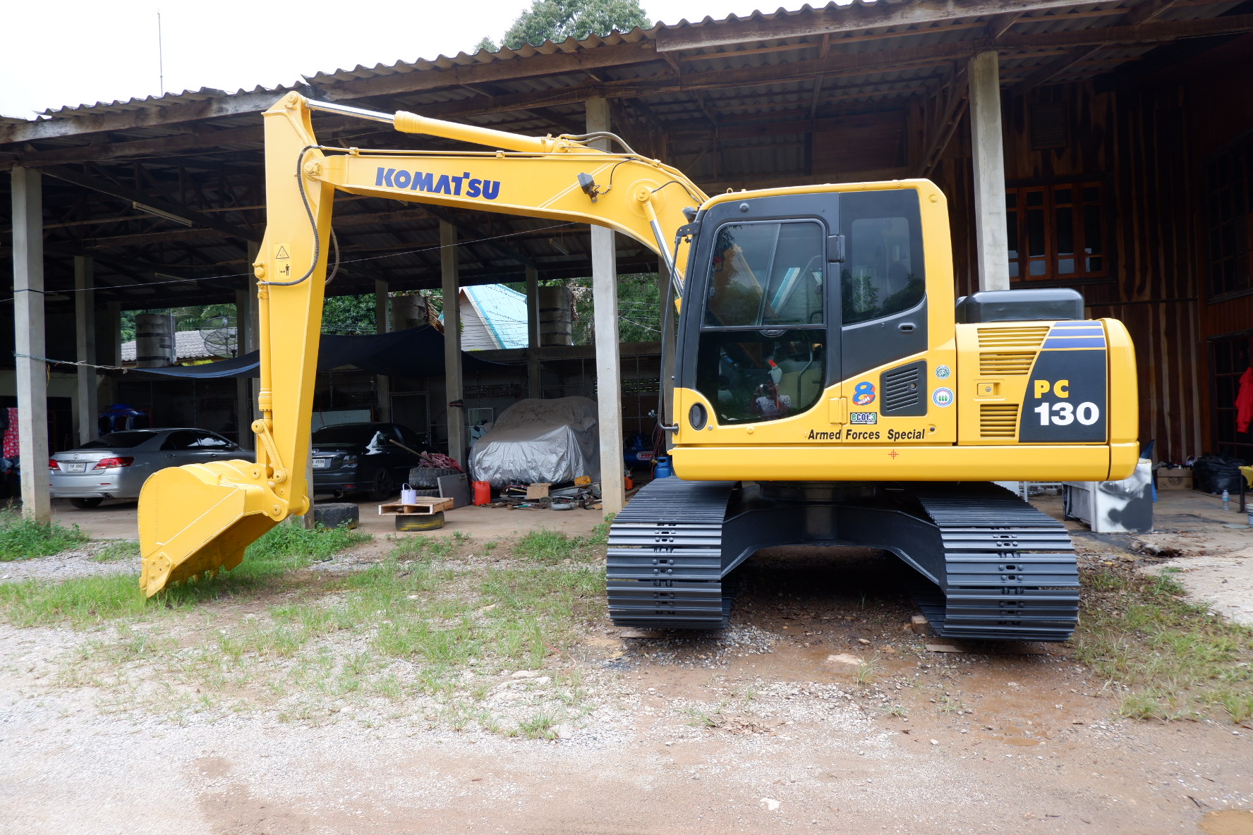 เข้าใหม่ 𝗞𝗼𝗺𝗮𝘁𝘀𝘂 𝗣𝗖𝟭𝟯𝟬-𝟴 ช่วงล่างเต็ม จัดไฟแนนซ์ได้