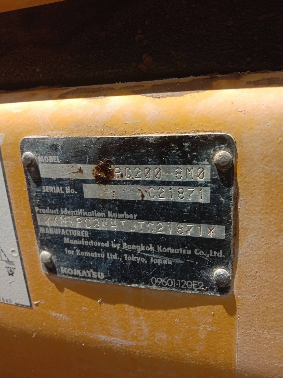 ขายแบคโฮรุ่นฮิต Komatsu PC200-8MO พร้อมใช้งาน 086-4631102 ขายแบคโฮรุ่นฮิต Komatsu PC200-8MO พร้อมใช้งาน 086-4631102
