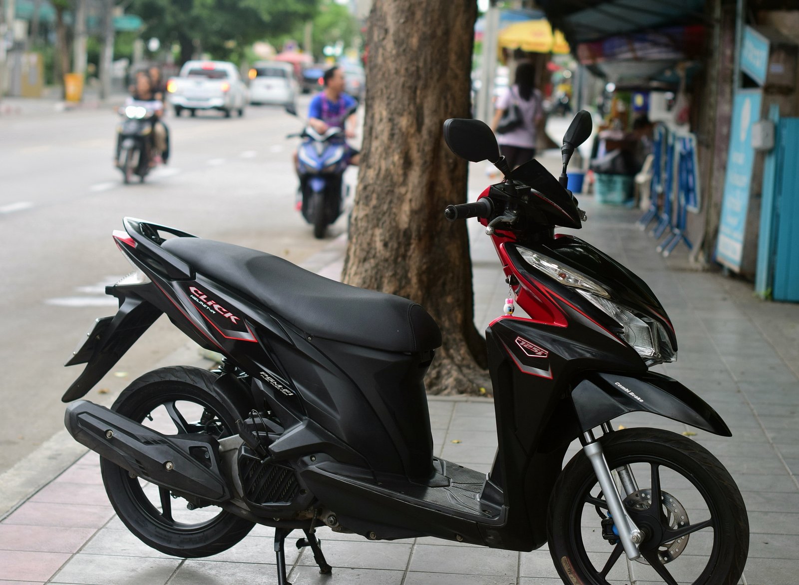 click 125i ท็อปล้อแม็กซ์ เครื่องนิ่มๆเลย