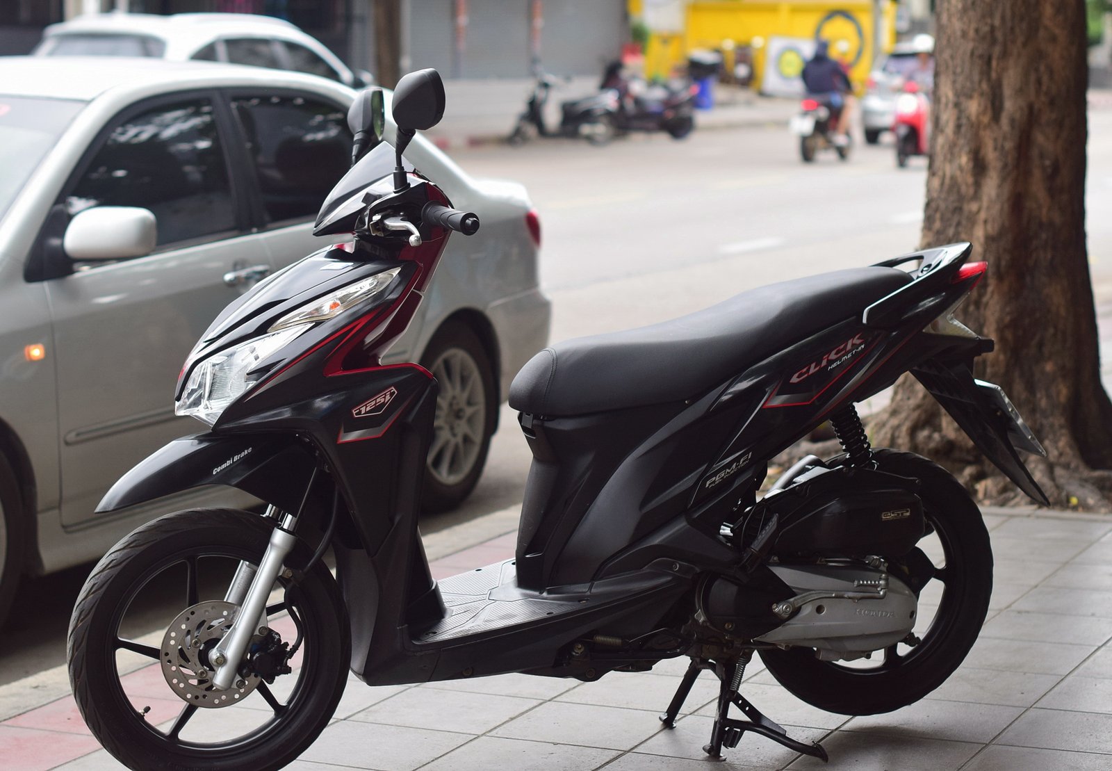 click 125i ท็อปล้อแม็กซ์ เครื่องนิ่มๆเลย