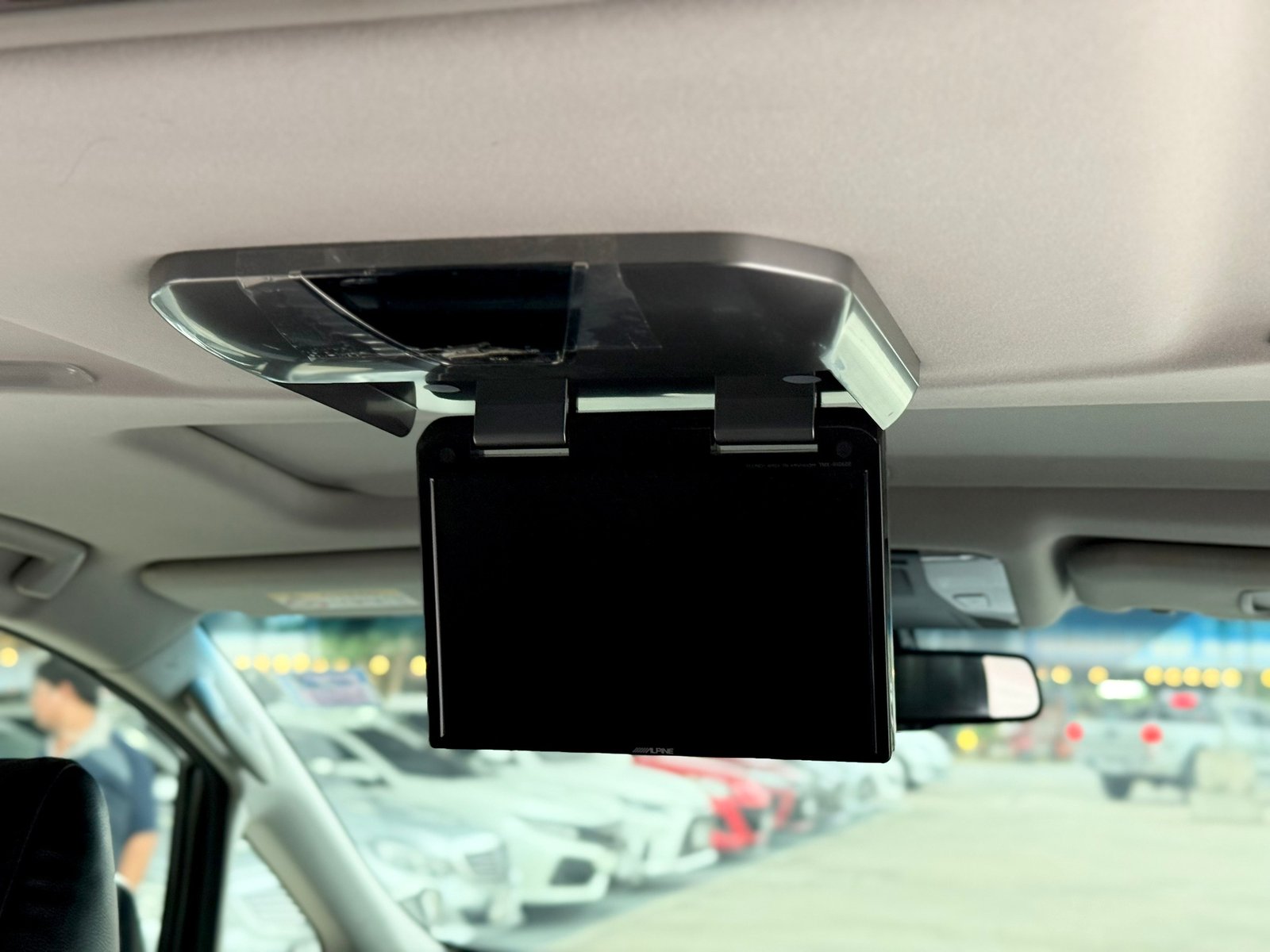 Vellfire 2.5 Top เบาะมิกกี้เมาส์ มือเดียวป้ายแดง เดิมสนิท ไม่เคยชนเลย Vellfire 2.5 Top เบาะมิกกี้เมาส์ มือเดียวป้ายแดง เดิมสนิท ไม่เคยชนเลย