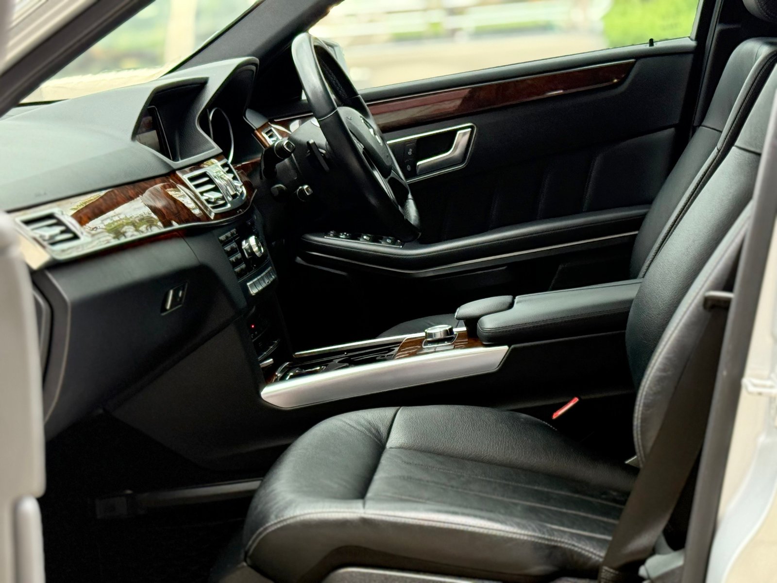 E300 Bluetec Hybrid มือเดียว ระบบแบต+อินเวอร์เตอร์ เปลี่ยนแล้ว E300 Bluetec Hybrid มือเดียว ระบบแบต+อินเวอร์เตอร์ เปลี่ยนแล้ว