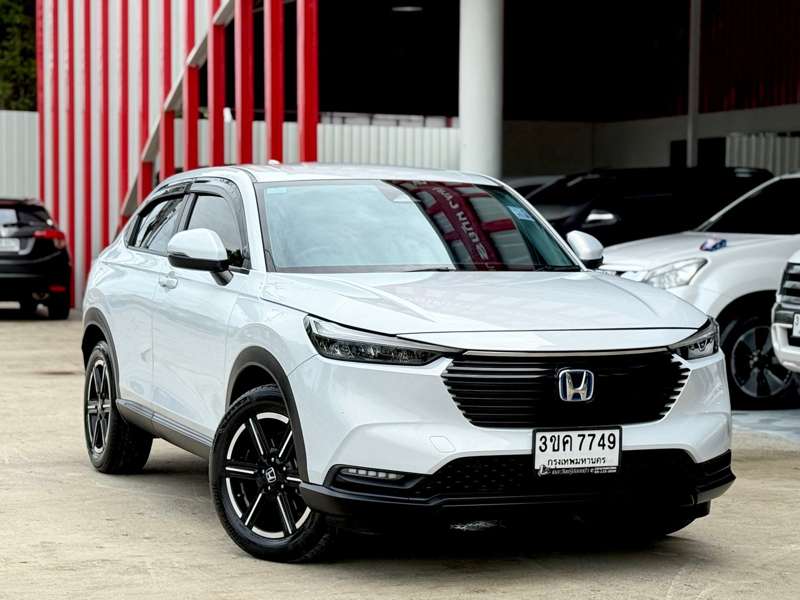 HRV 1.5E ehev Hybrid มือเดียว ใช้น้อย เช็คศูนย์ ฟรีดาวน์