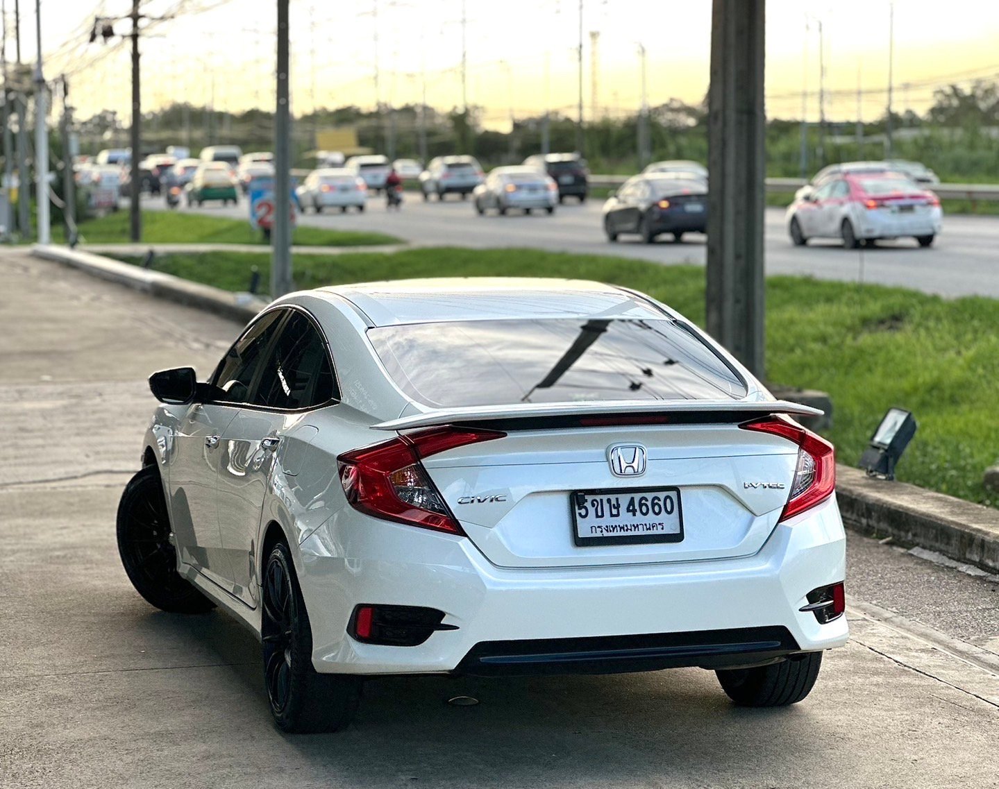 Civic FC 1.8EL แต่งหน้าRS รถบ้านแท้ ไม่เคยชน Civic FC 1.8EL แต่งหน้าRS รถบ้านแท้ ไม่เคยชน