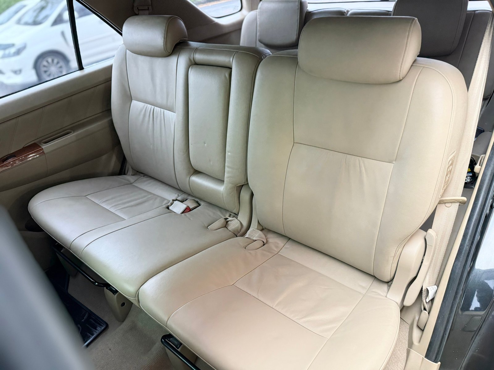 Fortuner 2.7V Auto มือเดียว เบนซิน 2WD ฟรีดาวน์