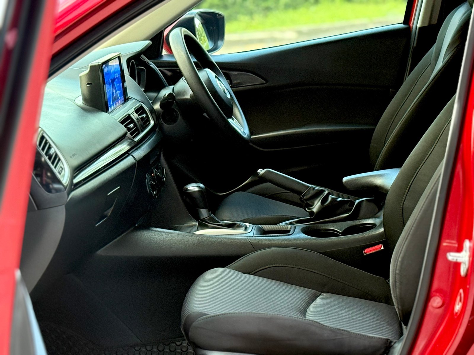 Mazda 3 Skyactiv 2.0 Sport มือเดียว แต่งสวยมีเสน่ห์ Mazda 3 Skyactiv 2.0 Sport มือเดียว แต่งสวยมีเสน่ห์
