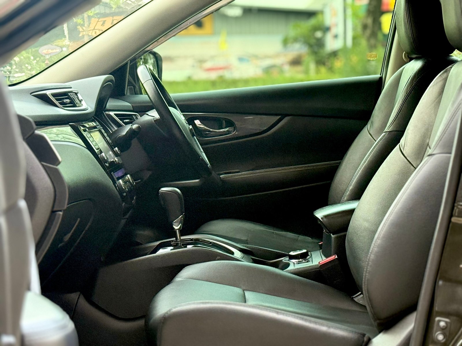 X-Trail 2.0V 4WD Topเบนซิน ไม่เคยชน ฟรีดาวน์