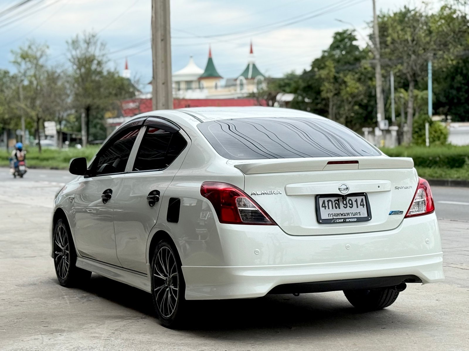 Almera 1.2E Sportech สวยมีเสน่ห์ สมบูรณ์ ประหยัดน้ำมัน Almera 1.2E Sportech สวยมีเสน่ห์ สมบูรณ์ ประหยัดน้ำมัน