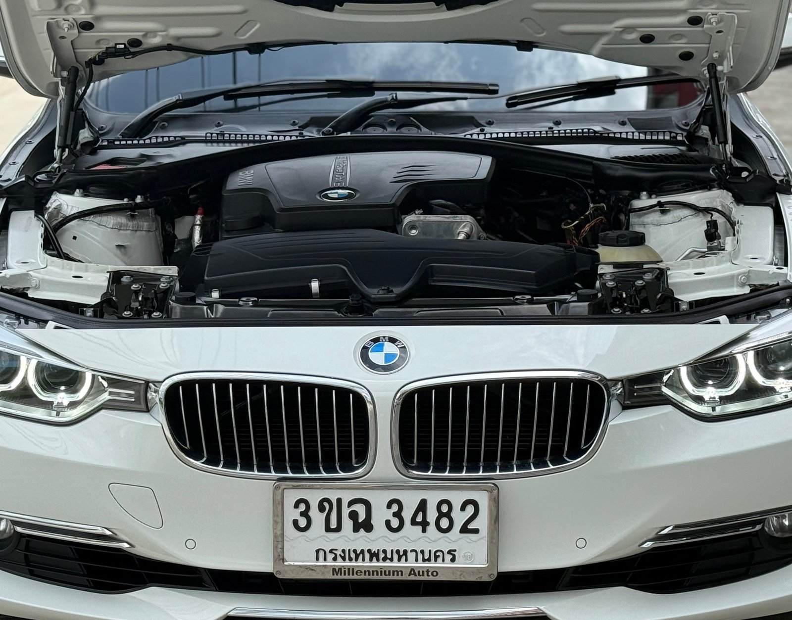 F30 320i Luxury ใช้น้อย สวยมีเสน่ห์ น็อตเดิมทั้งคัน F30 320i Luxury ใช้น้อย สวยมีเสน่ห์ น็อตเดิมทั้งคัน