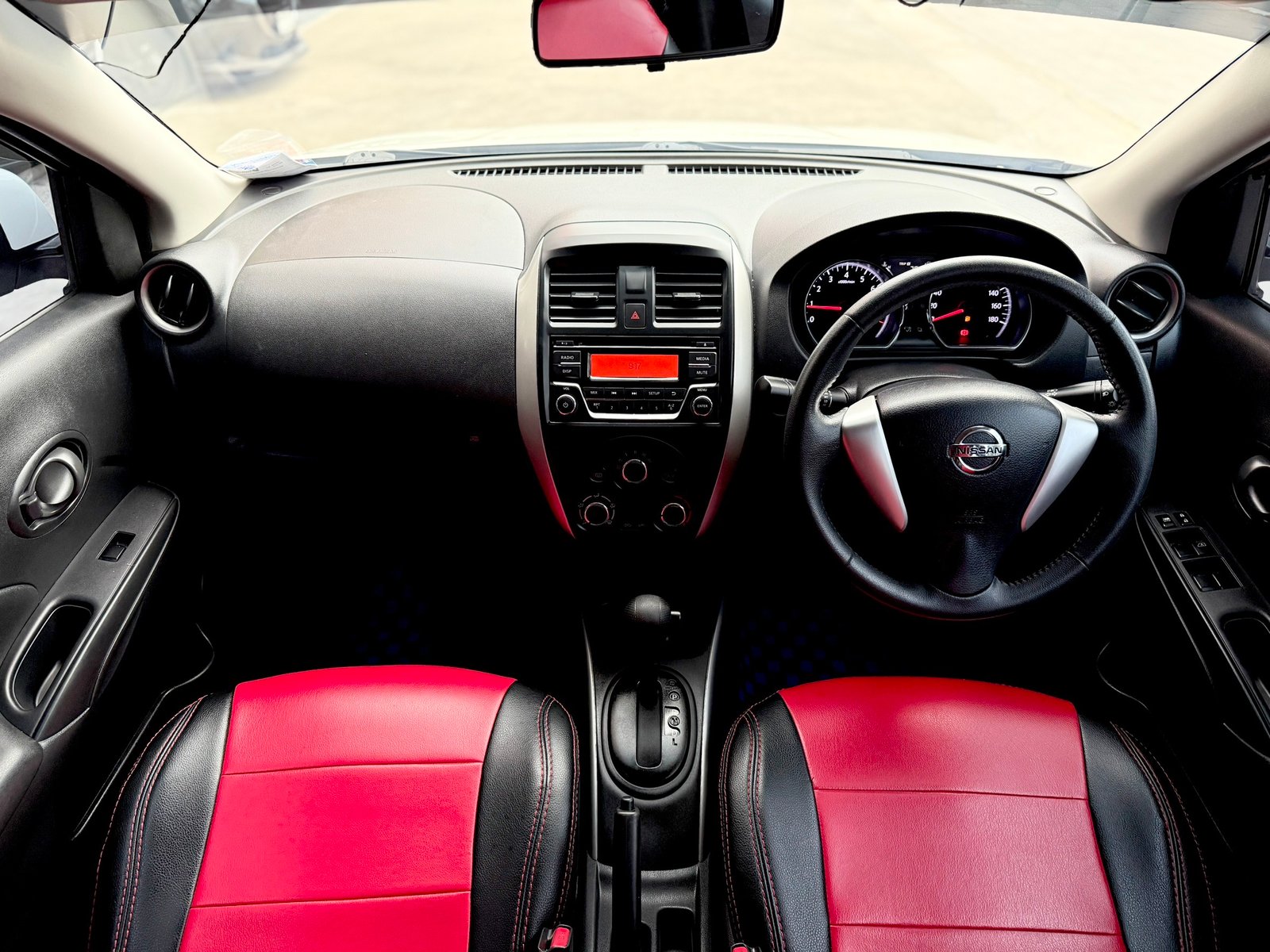 Almera 1.2E Sportech สวยมีเสน่ห์ สมบูรณ์ ประหยัดน้ำมัน Almera 1.2E Sportech สวยมีเสน่ห์ สมบูรณ์ ประหยัดน้ำมัน