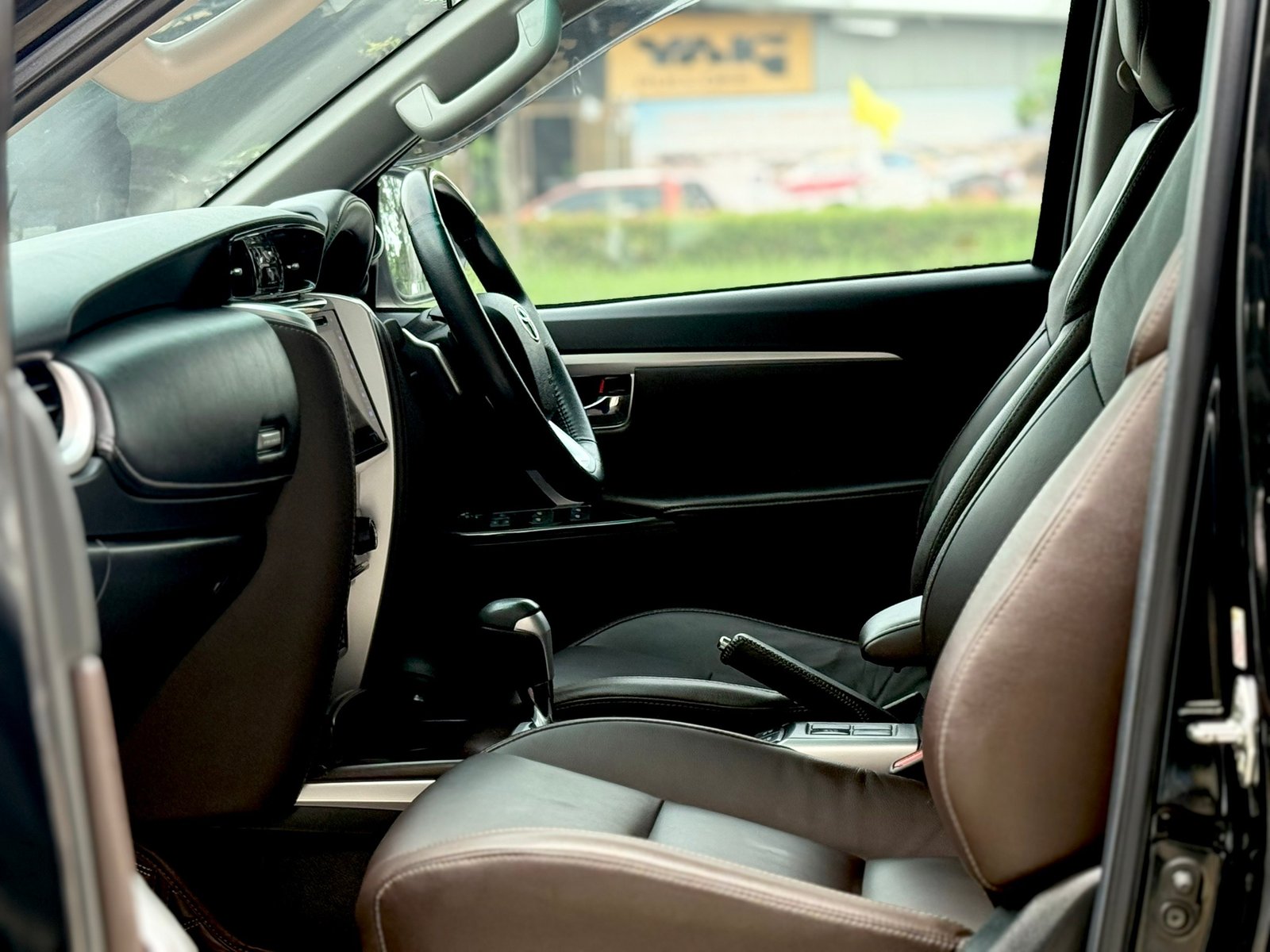 Fortuner 2.4V 2WD มือเดียว เดิมสนิท ไมเนอร์เช้นจ์แล้ว