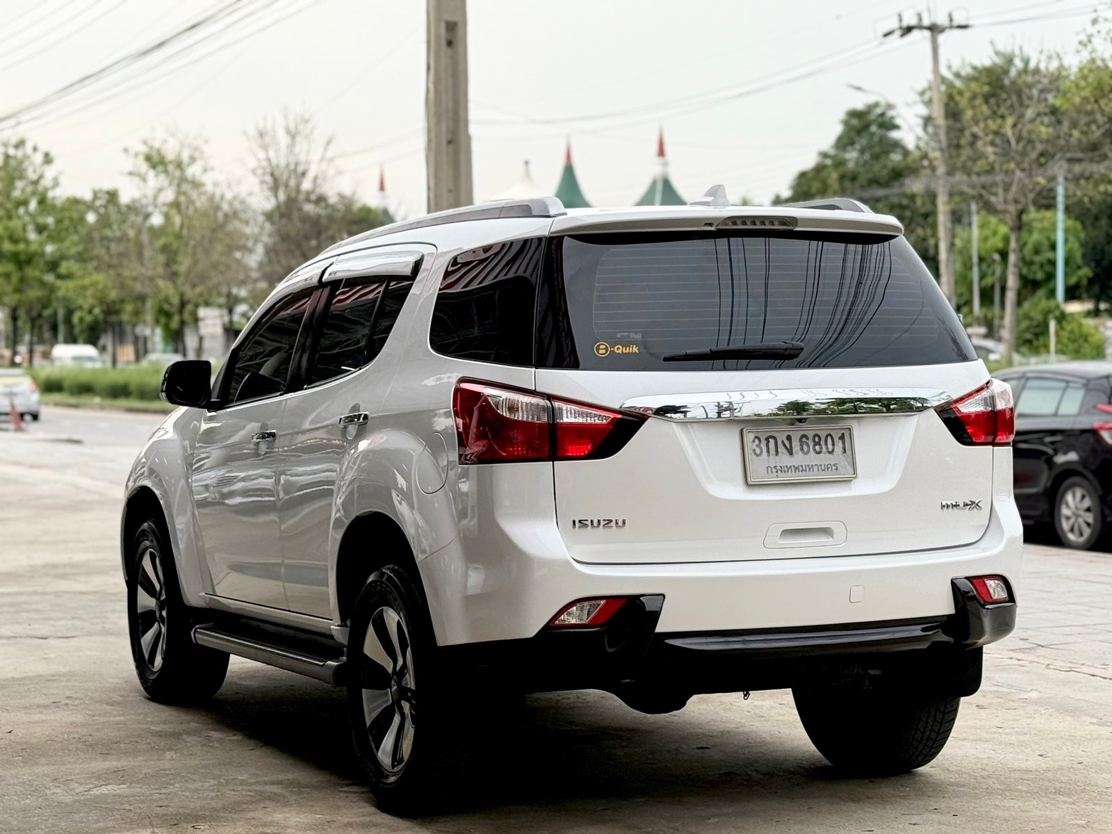Mu-X 3.0 Auto สวย ไม่เคยชน น็อตเดิมทั้งคันไม่ขยับ Mu-X 3.0 Auto สวย ไม่เคยชน น็อตเดิมทั้งคันไม่ขยับ