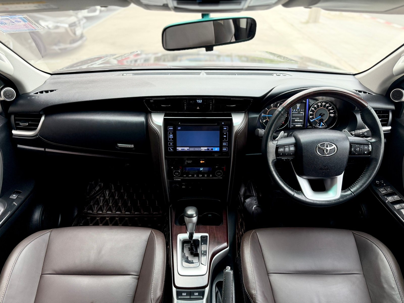 Fortuner 2.4V 2WD มือเดียว เดิมสนิท ไมเนอร์เช้นจ์แล้ว