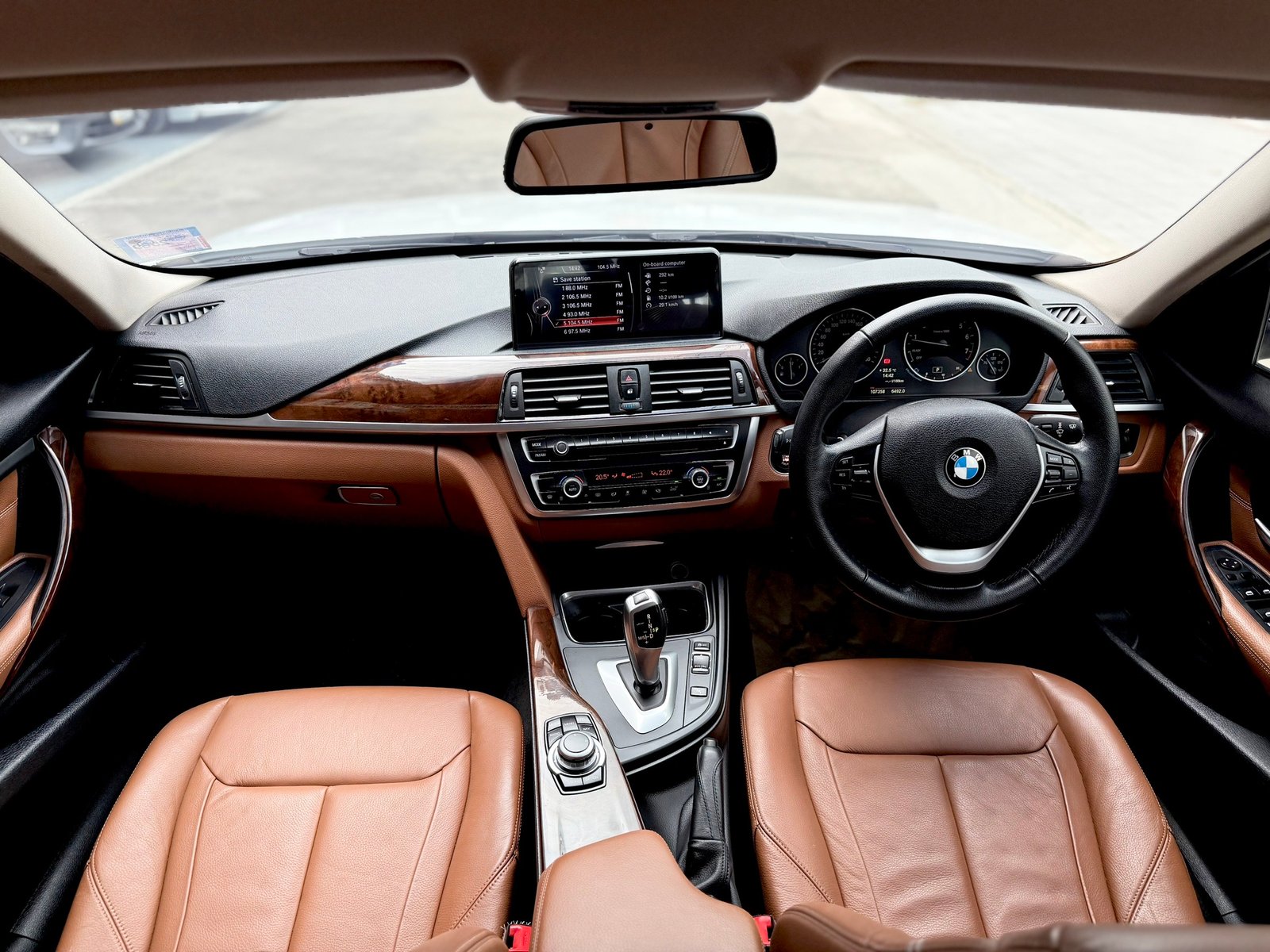 F30 320i Luxury ใช้น้อย สวยมีเสน่ห์ น็อตเดิมทั้งคัน F30 320i Luxury ใช้น้อย สวยมีเสน่ห์ น็อตเดิมทั้งคัน