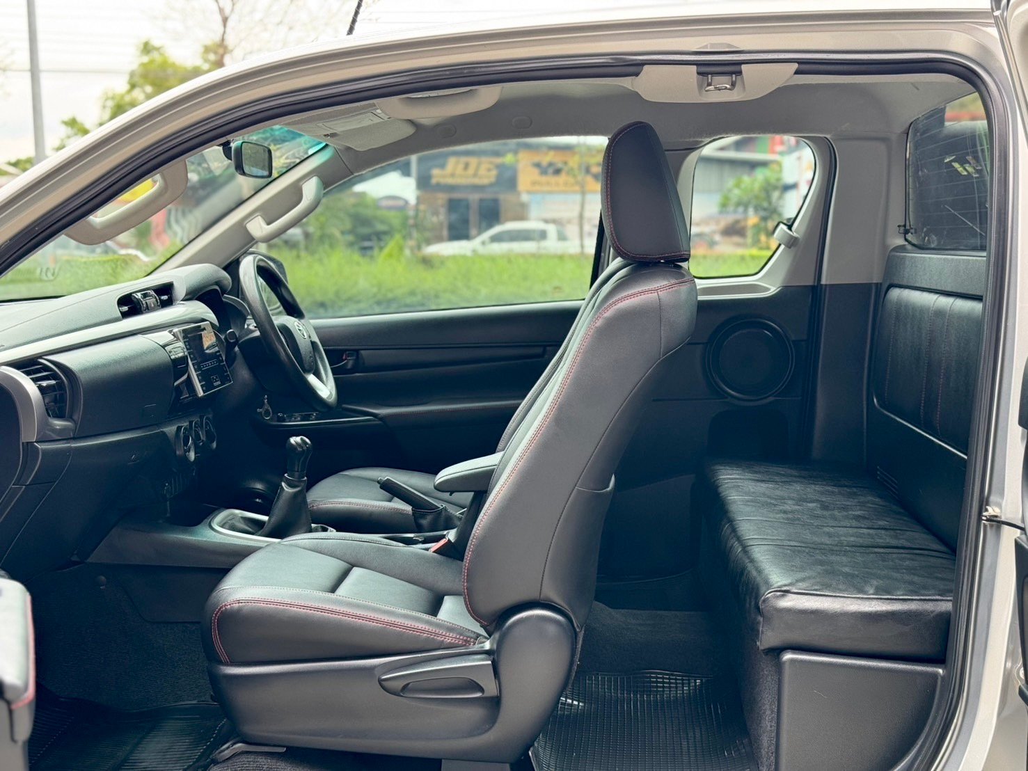 Revo 2.4E Perruner Smart CAB มือเดียว ใช้น้อย เเต่งสวยมีเสน่ห์ Revo 2.4E Perruner Smart CAB มือเดียว ใช้น้อย เเต่งสวยมีเสน่ห์