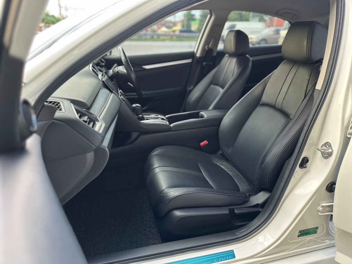 Civic FC 1.8EL แต่งหน้าRS รถบ้านแท้ ไม่เคยชน Civic FC 1.8EL แต่งหน้าRS รถบ้านแท้ ไม่เคยชน