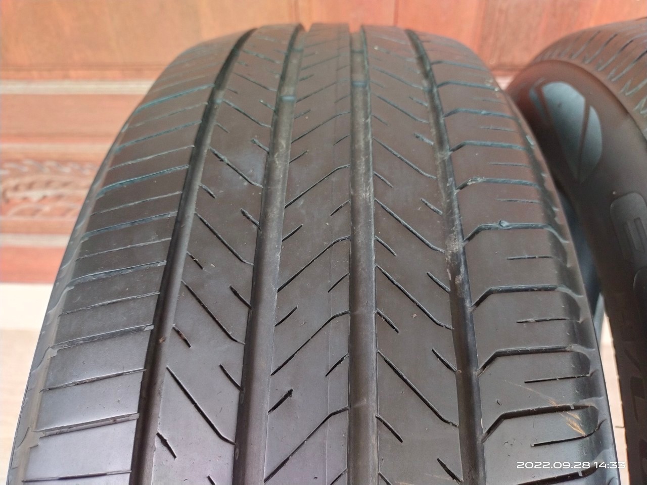 ยางบริดสโตน เบอร์ 225/60R18 ปี 19 มีรั่ว 1 เส้น สภาพยางยังดี ราคา 2 เส้น 1,000 บาทไม่รวมส่งค่ะ ยางบริดสโตน เบอร์ 225/60R18 ปี 19 มีรั่ว 1 เส้น สภาพยางยังดี ราคา 2 เส้น 1,000 บาทไม่รวมส่งค่ะ