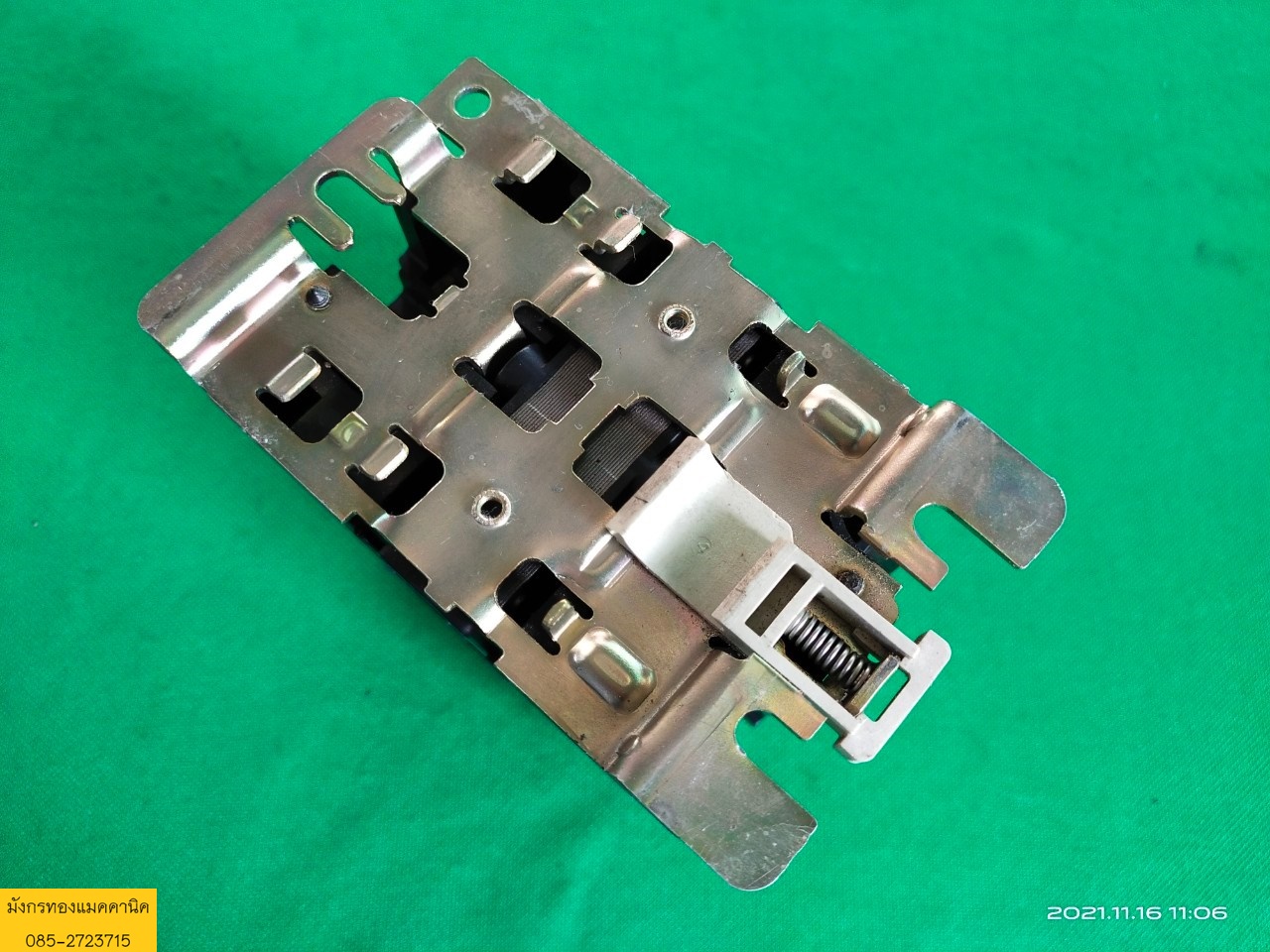 แมกเนติก Telemecanique รุ่น LC1 D65 11 ใช้ไฟ 220v ขนาด 80A สภาพดี ใช้งานได้ดีปกติ ตัวละ 500 บาทไม่รวมส่ง มี 3 ตัว แมกเนติก Telemecanique รุ่น LC1 D65 11 ใช้ไฟ 220v ขนาด 80A สภาพดี ใช้งานได้ดีปกติ ตัวละ 500 บาทไม่รวมส่ง มี 3 ตัว